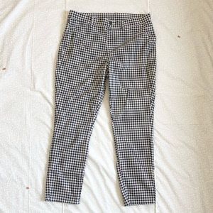 Uniqlo Checkered Cropped Leggings Pants